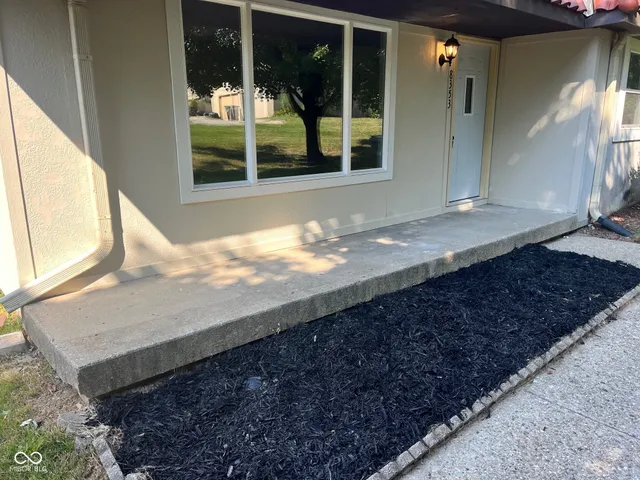 $129,900 | 8353 Paso Del Norte Court, Indianapolis, IN 46227
