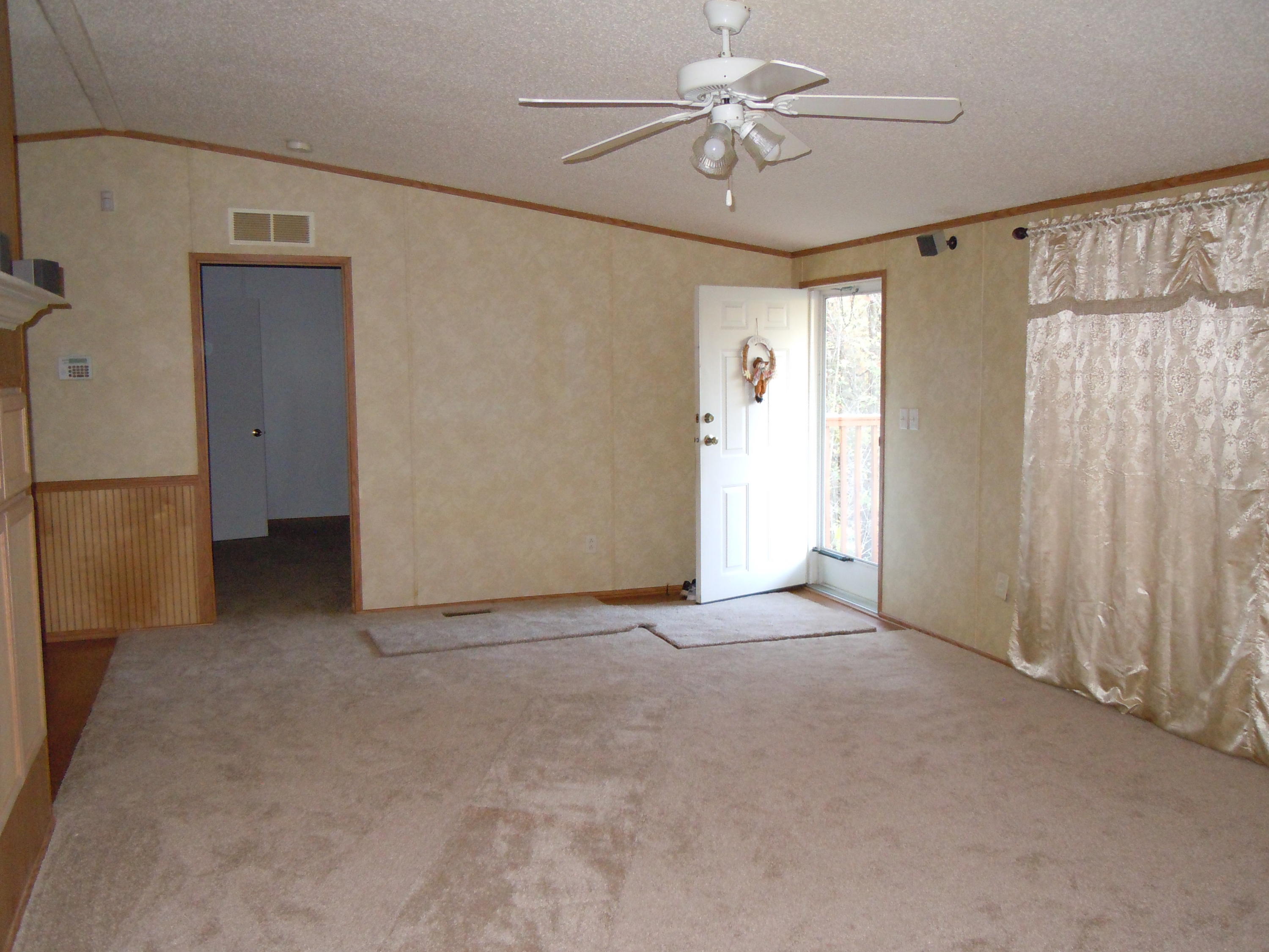 1909 Enterprise Road Piney Flats, TN 37686 - Photo 6 of 26 Living room 2