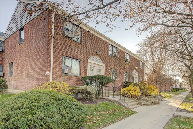 $349,000 | 216-76 68th Avenue, Unit 26119 | Oakland Gardens