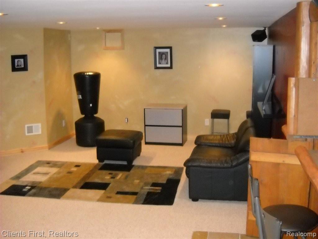 19044 Wayne Road Livonia, MI 48152 - Photo 15 of 25 finished basement w/bar
