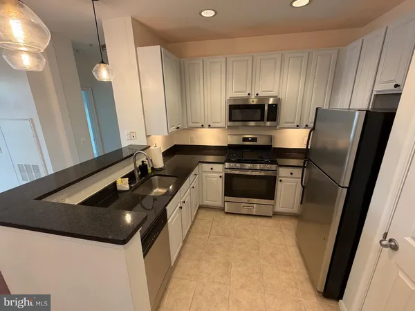 $450,000 | 2465 Army Navy Drive, Unit 1405, Arlington, VA 22206