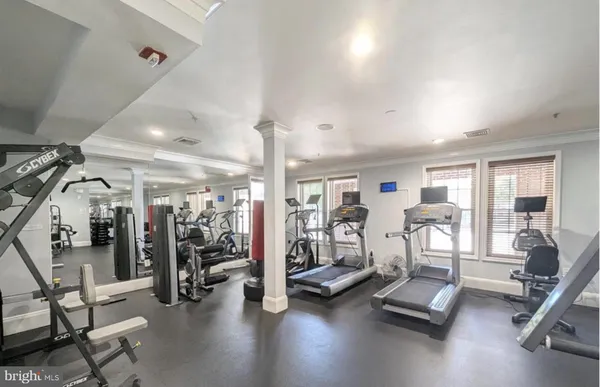 $450,000 | 2465 Army Navy Drive, Unit 1405, Arlington, VA 22206