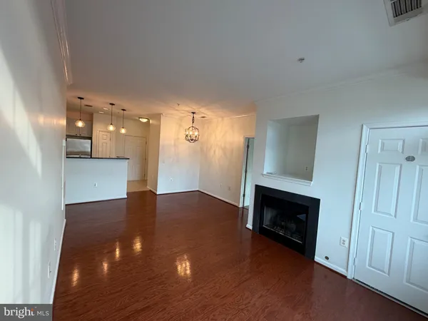 $450,000 | 2465 Army Navy Drive, Unit 1405, Arlington, VA 22206