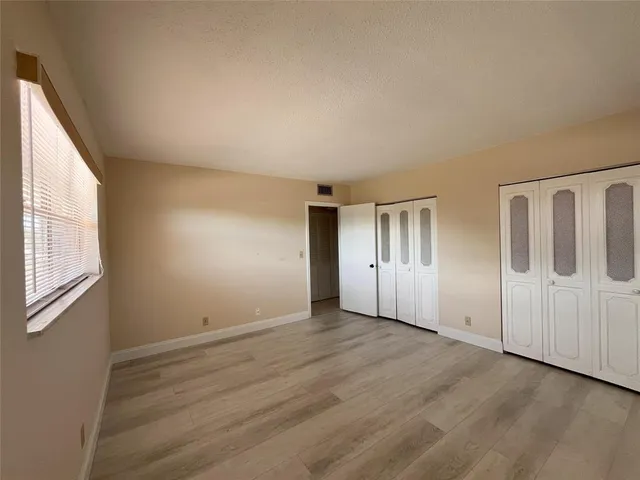 $1,500 | 212 Oxford 400, Unit 212, West Palm Beach, FL 33417