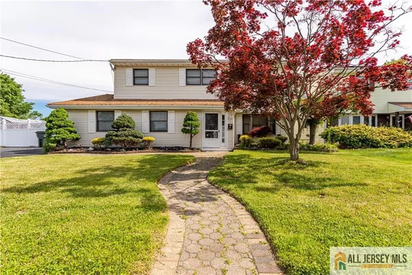 $699,990 | 16 West Susan Street, Hazlet, NJ 07730
