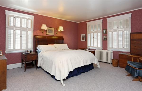 37 Waldorf Road Newton, MA 02461 - Photo 6 of 7