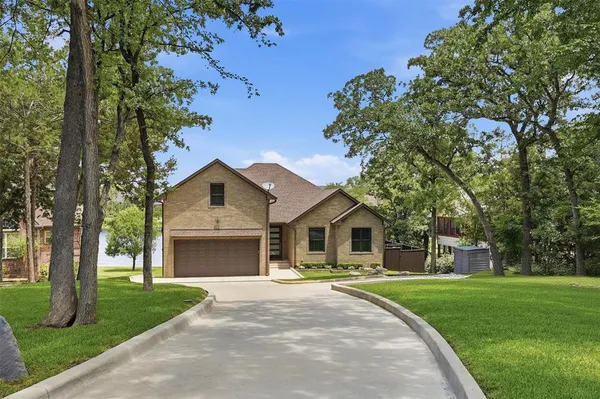 $1,499,000 | 101 Manito Cove, Lake Kiowa, TX 76240
