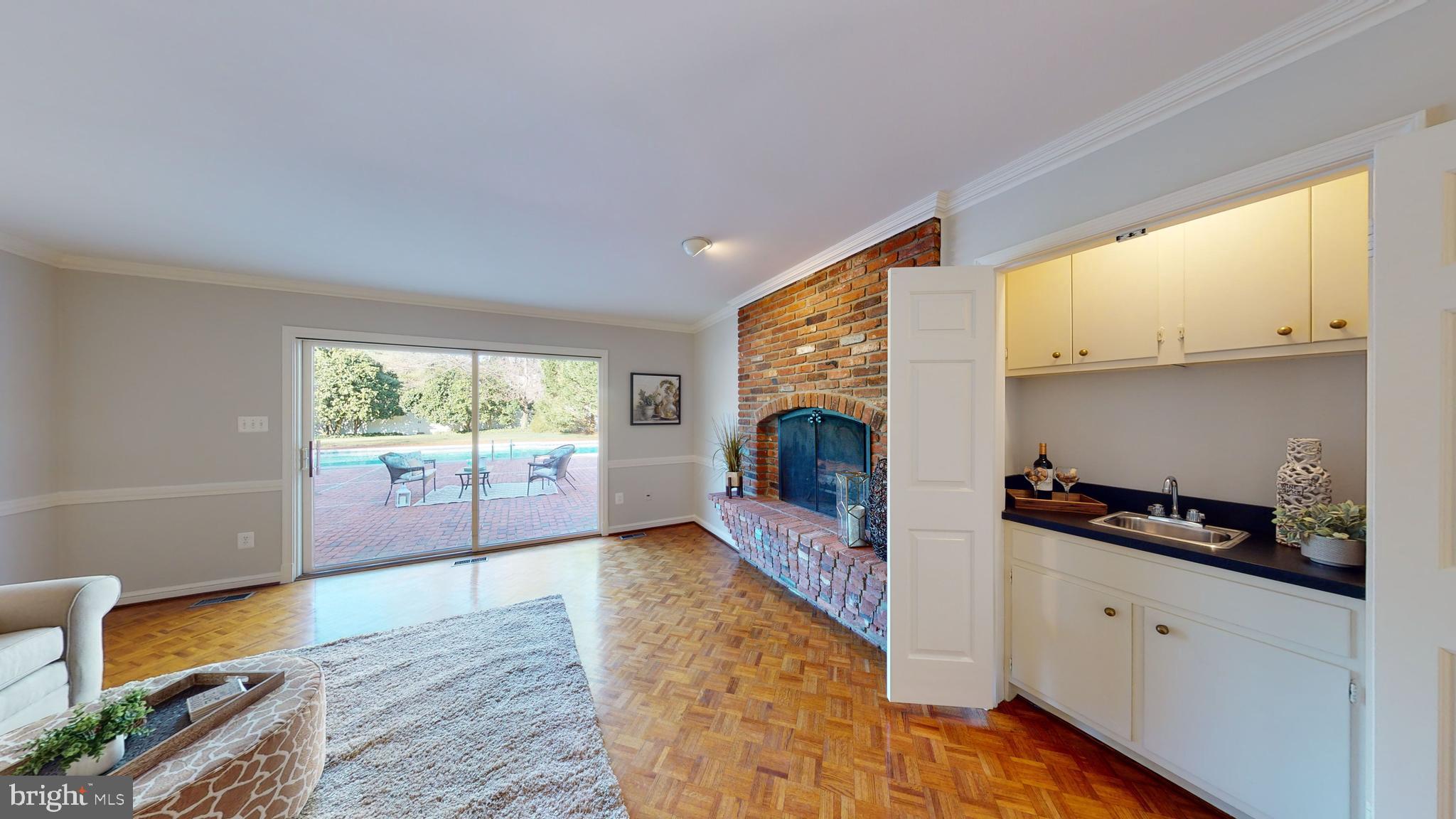 6204 Long Meadow Road McLean, VA 22101 - Photo 14 of 48 Family Room with Wet Bar