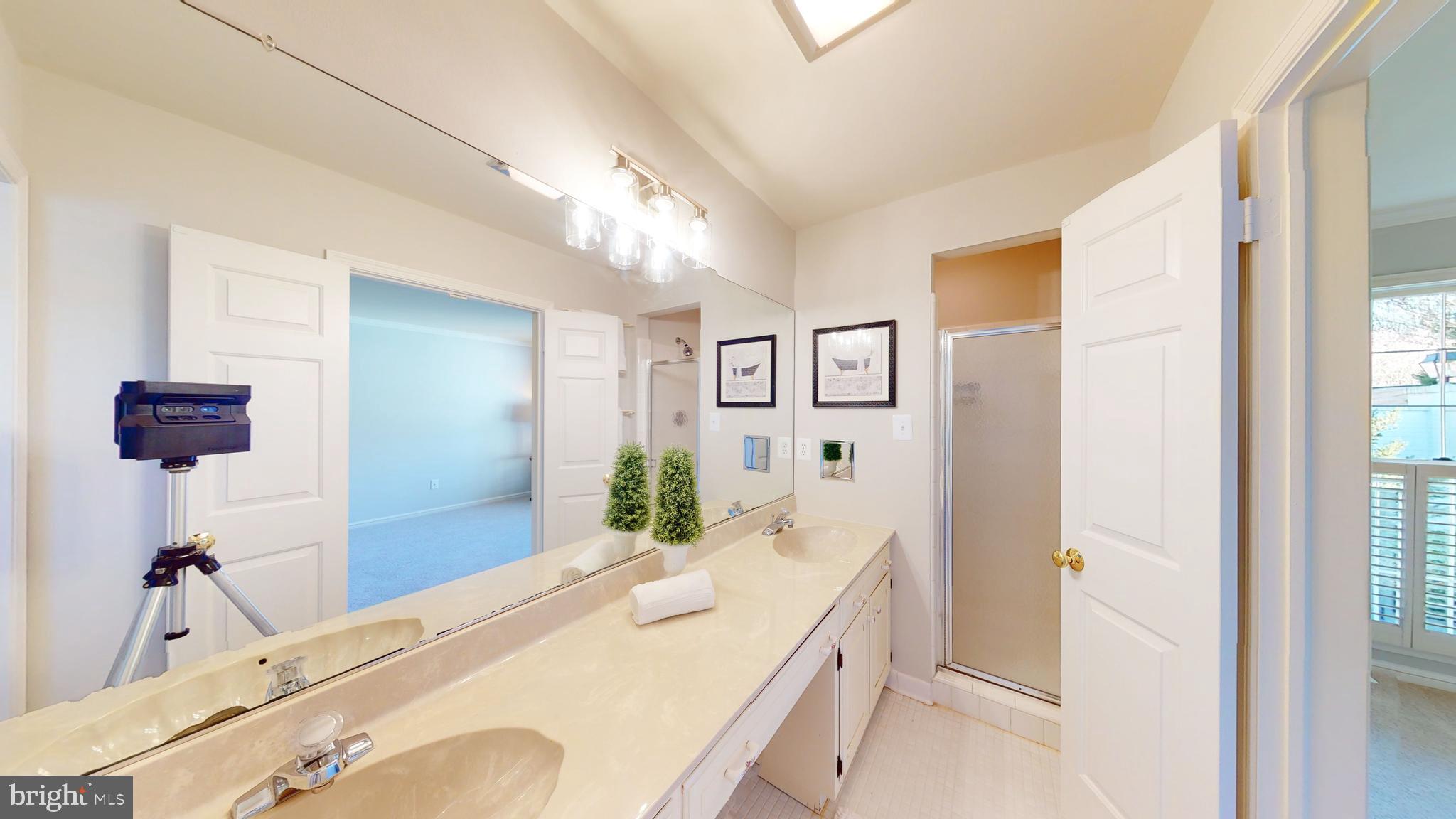 6204 Long Meadow Road McLean, VA 22101 - Photo 30 of 48 Full Bath 3