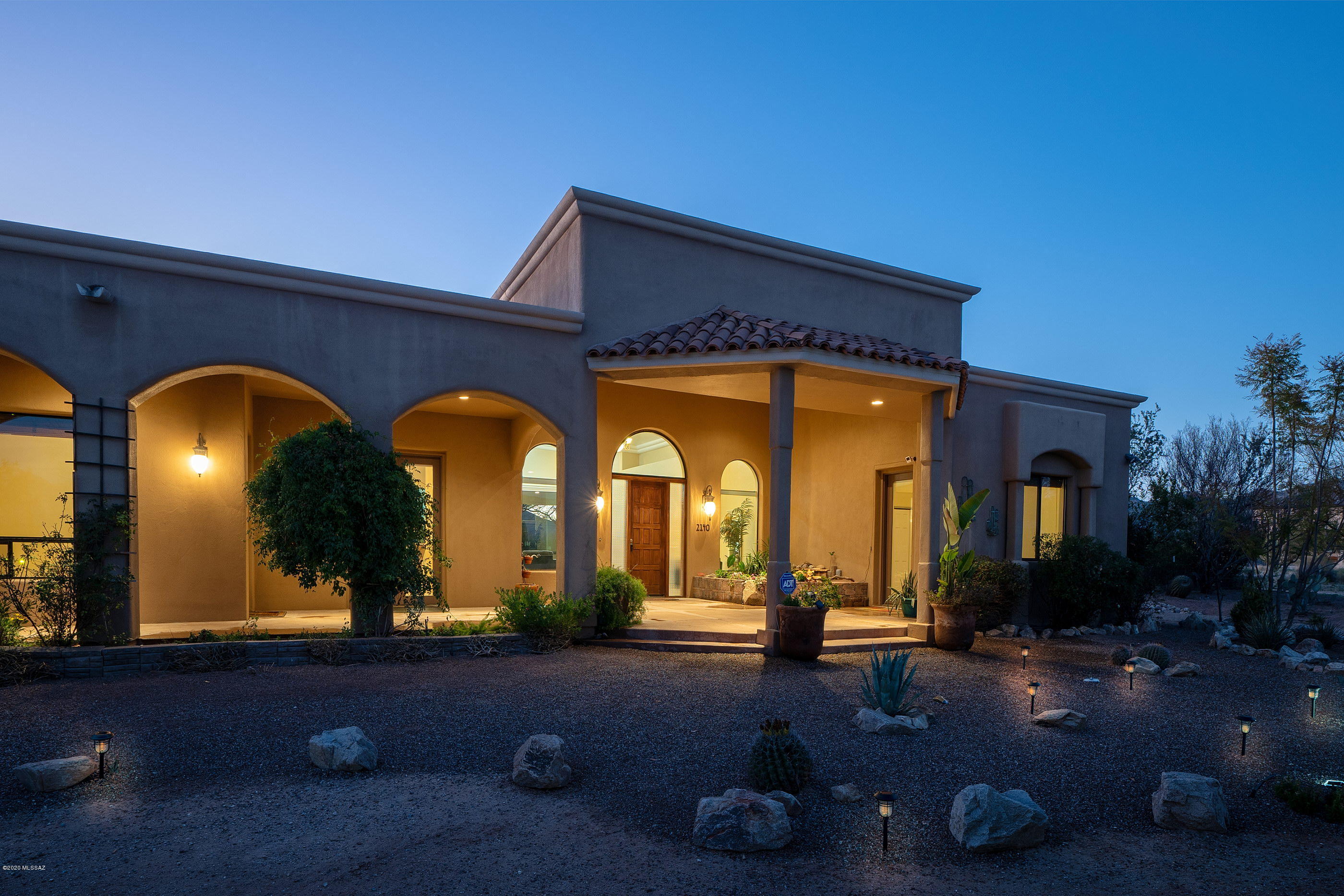 2140 West Moore Road Tucson, AZ 85755 - Photo 2 of 29 Gallery Image 2