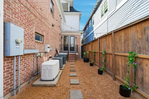 $2,199,000 | 1418 Columbia Street, Houston, TX 77008