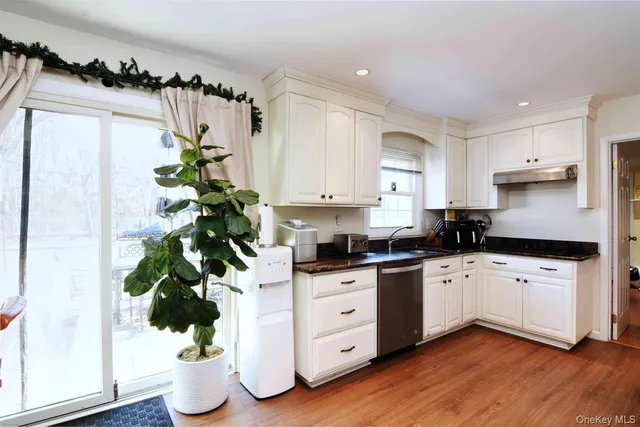 $575,000 | 5 Wintergreen Drive, Coram, NY 11727