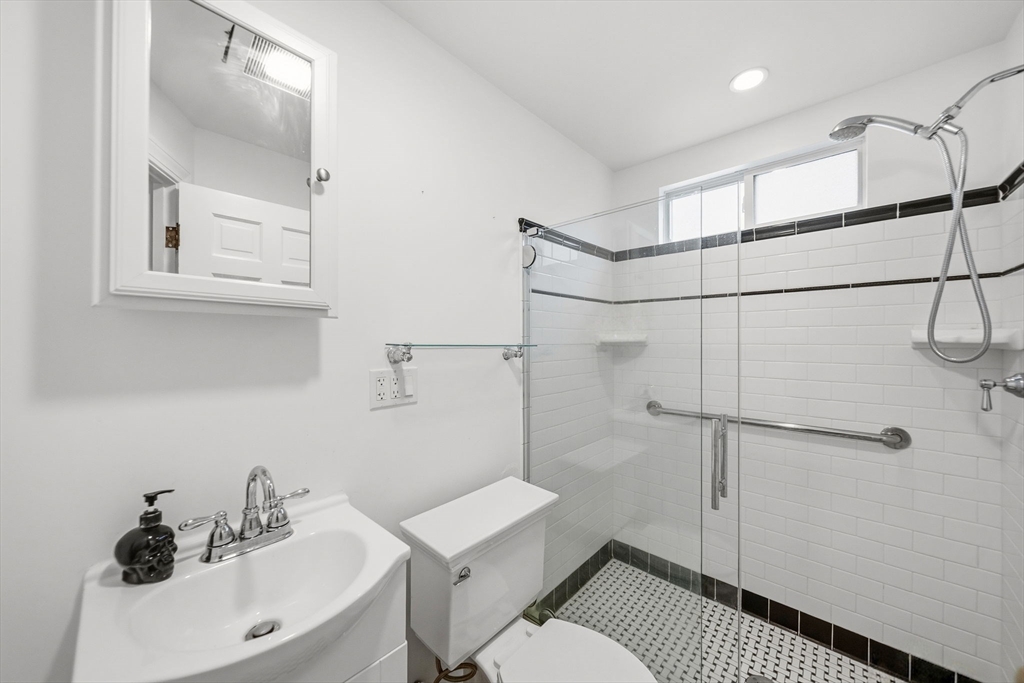 180 Broad Meadow Road Needham, MA 02492 - Photo 14 of 32