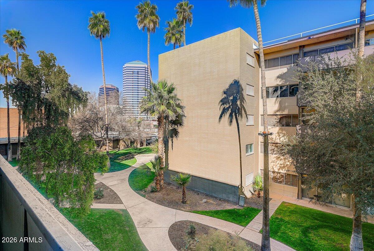 349 East Thomas Road, Unit E302 Phoenix, AZ 85012 - Photo 3 of 16 Gallery Image 3