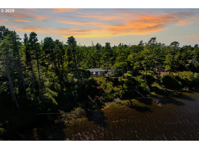 $499,900 | 5041 Heceta Beach Road, Florence, OR 97439