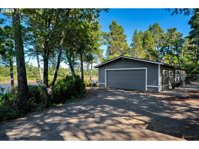 $499,900 | 5041 Heceta Beach Road, Florence, OR 97439