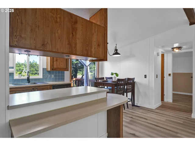 $499,900 | 5041 Heceta Beach Road, Florence, OR 97439