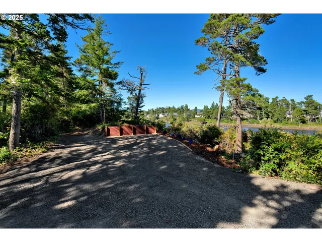 $499,900 | 5041 Heceta Beach Road, Florence, OR 97439