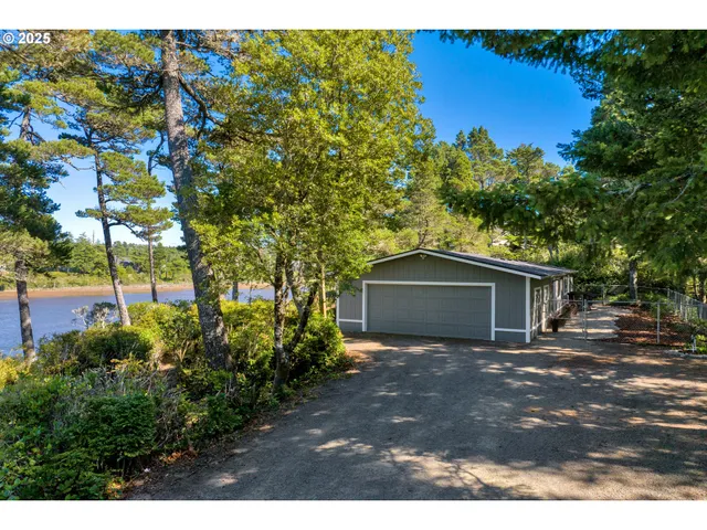 $499,900 | 5041 Heceta Beach Road, Florence, OR 97439