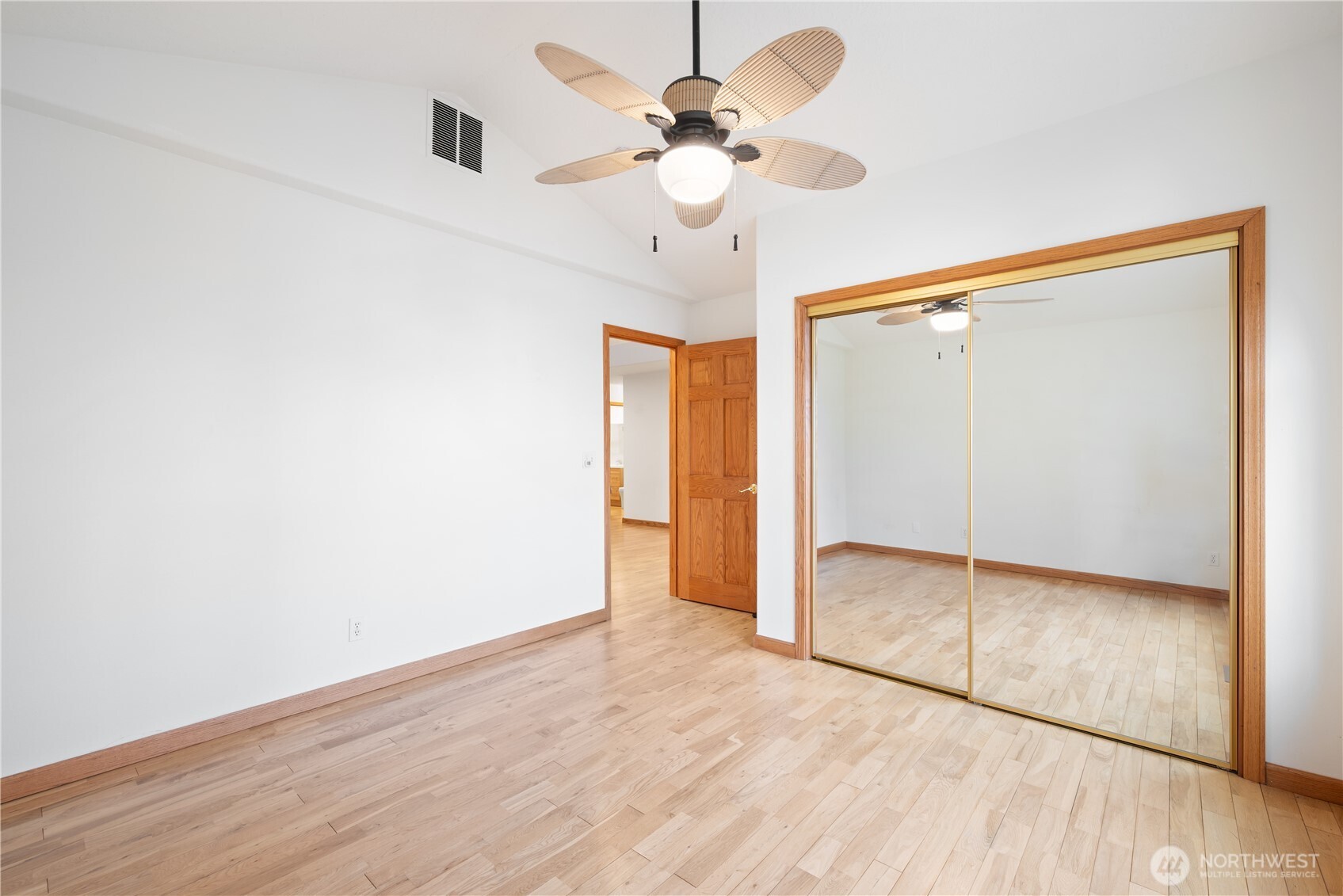 215 Paxton Road Kelso, WA 98626 - Photo 12 of 37 Gallery Image 12