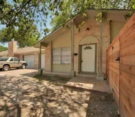 $1,350 | 10011 Quail Valley Boulevard, Unit B, Austin, TX 78758
