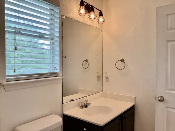 $2,100 | 1424 Roxanne's Run, Pflugerville, TX 78660