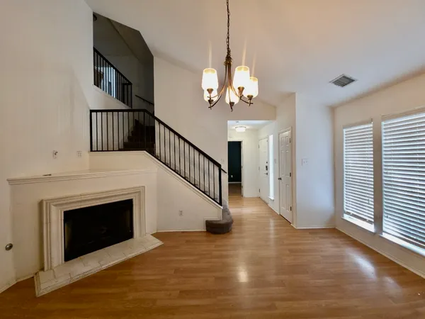 $2,100 | 1424 Roxanne's Run, Pflugerville, TX 78660