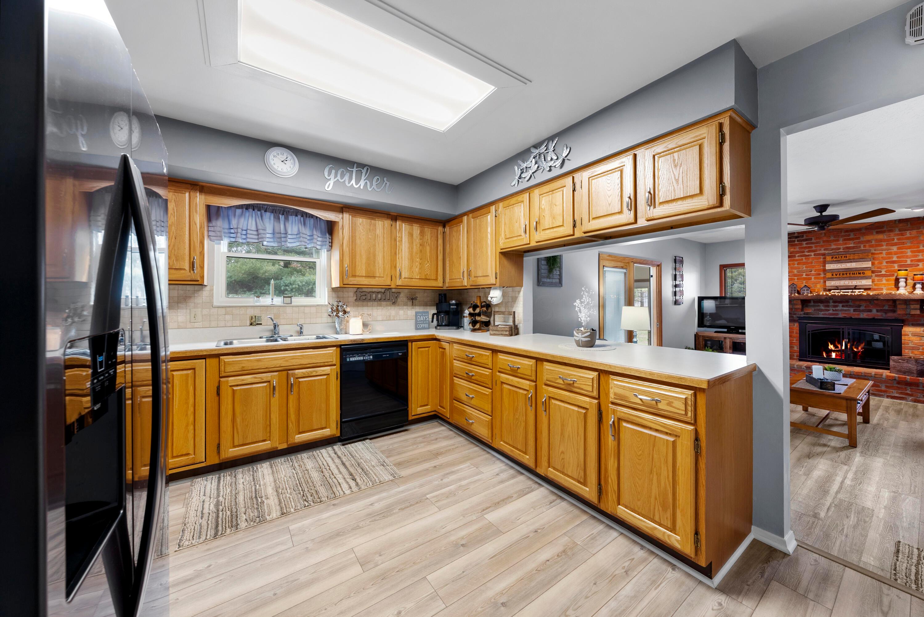 5216 Patrick Road Sunbury, OH 43074 - Photo 7 of 36 Kitchen