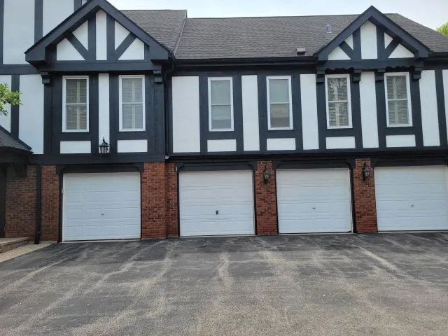 $210,000 | 777 Garfield Avenue, Unit A, Libertyville, IL 60048