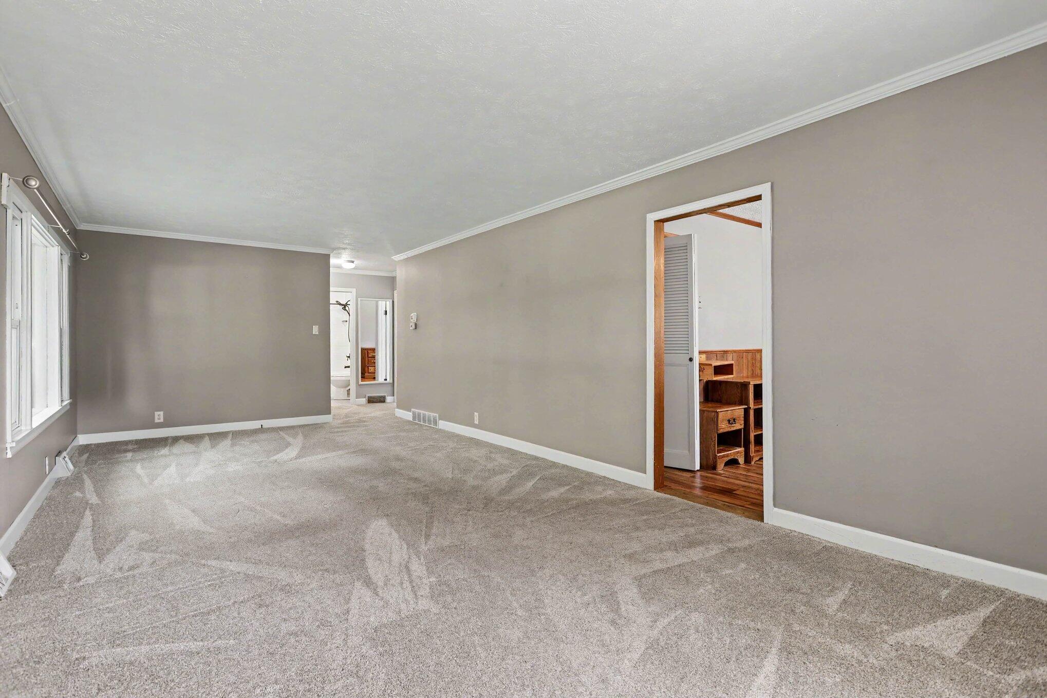 229 Hartman Road Niles, MI 49120 - Photo 9 of 33 006_file_2561