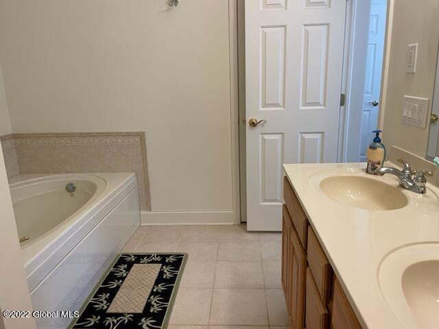 19 Conway Circle Colonie, NY 12211 - Photo 19 of 22 thumbnail_IMG_1024