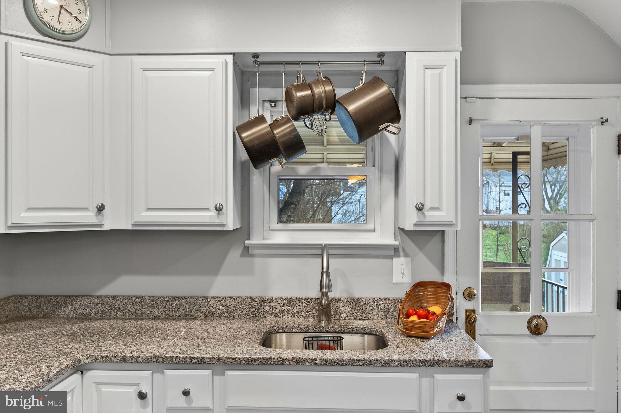 3033 Parktowne Road Baltimore, MD 21234 - Photo 16 of 43