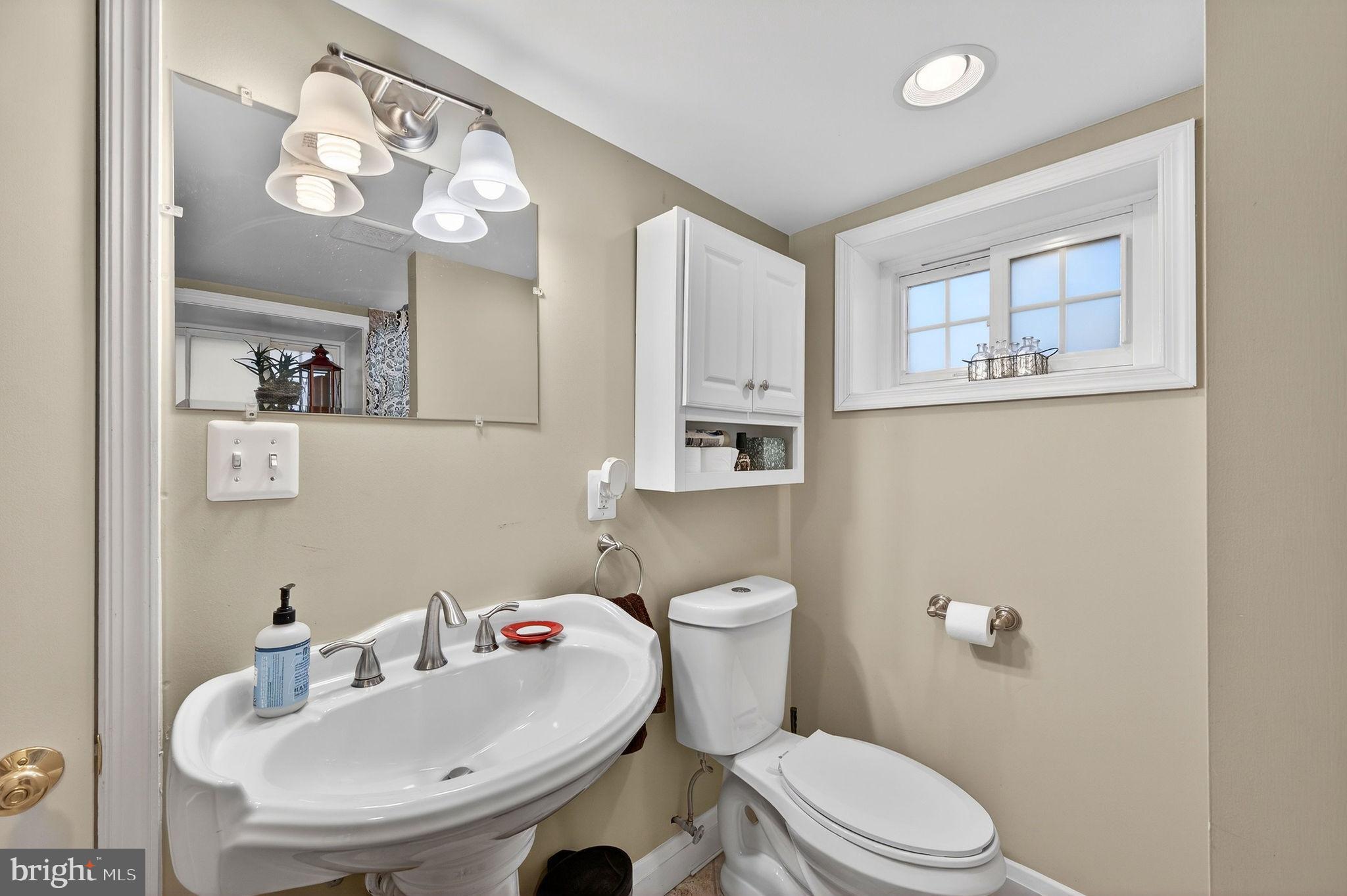 3033 Parktowne Road Baltimore, MD 21234 - Photo 30 of 43