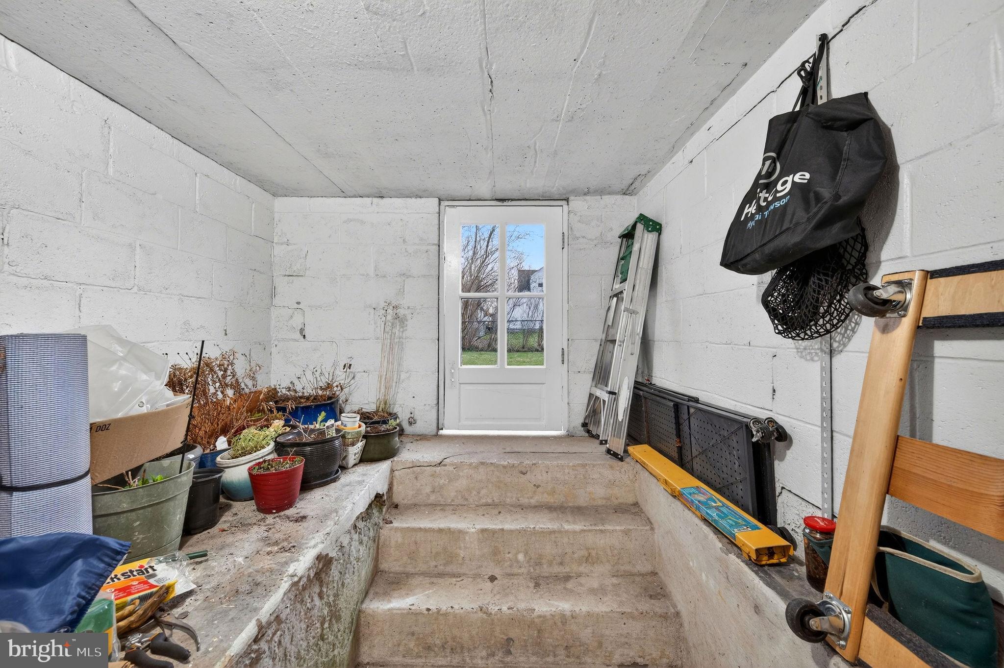 3033 Parktowne Road Baltimore, MD 21234 - Photo 38 of 43