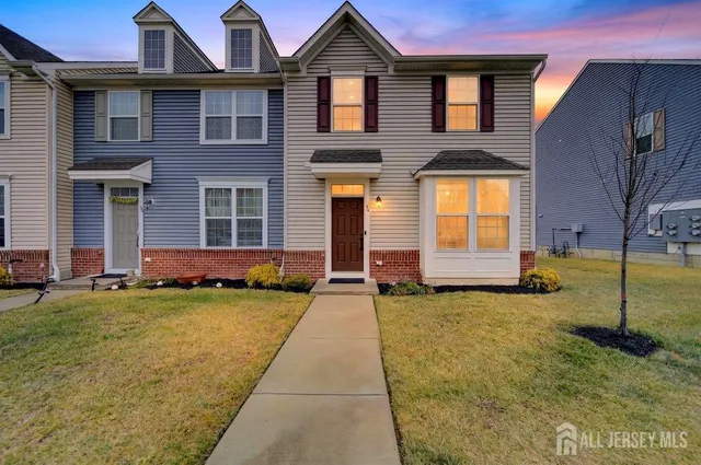 $550,000 | 66 American Way, Unit 266, Cliffwood, NJ 07721