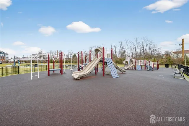 $550,000 | 66 American Way, Unit 266, Cliffwood, NJ 07721