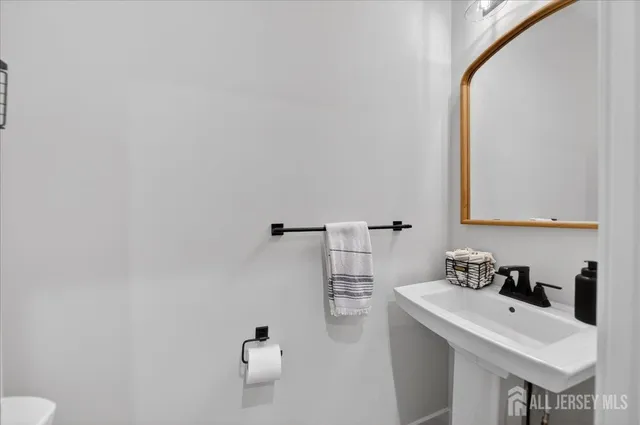 $550,000 | 66 American Way, Unit 266, Cliffwood, NJ 07721