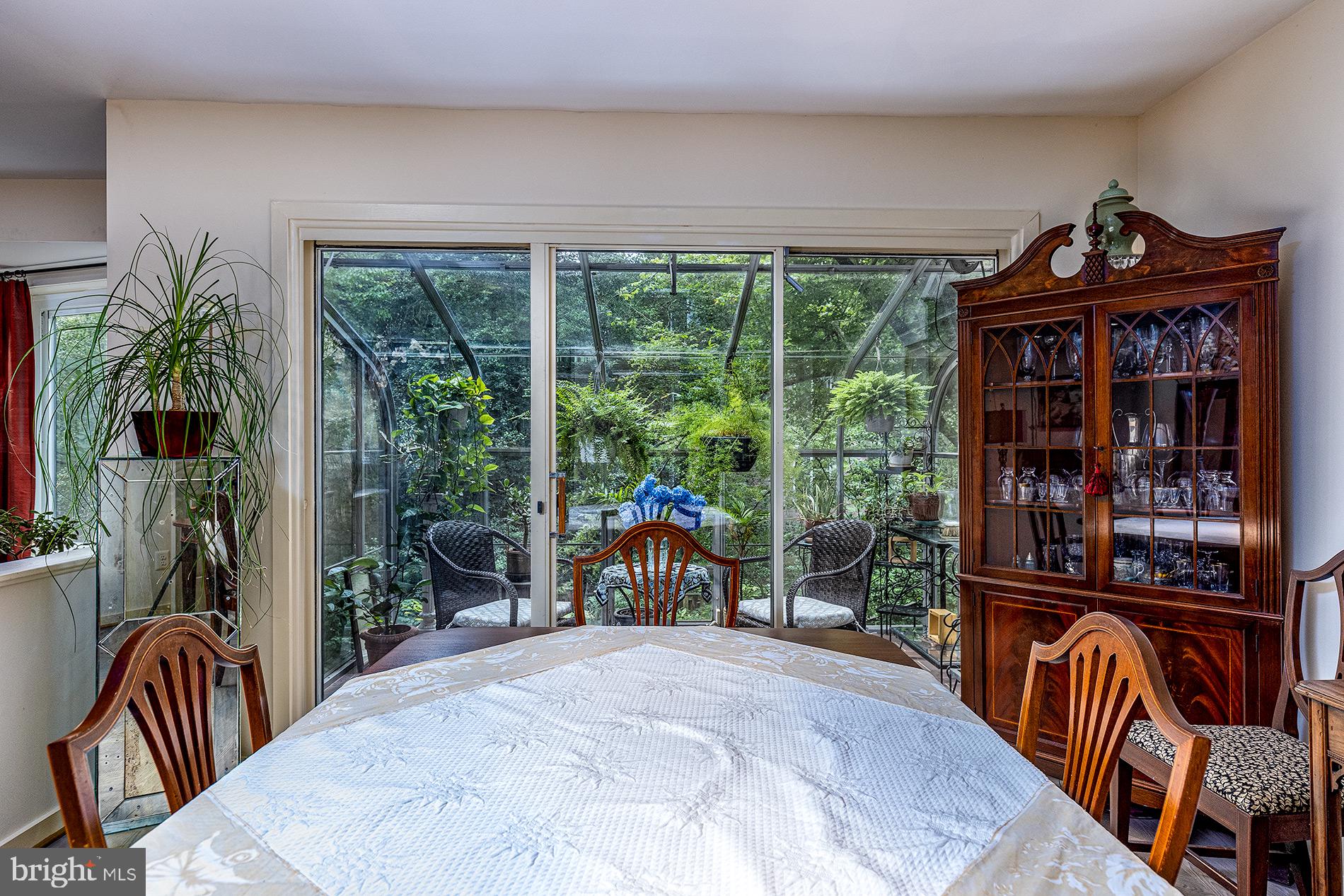 11621 Clubhouse Court Reston, VA 20190 - Photo 11 of 57 OVERLOOKING THE GREENERY