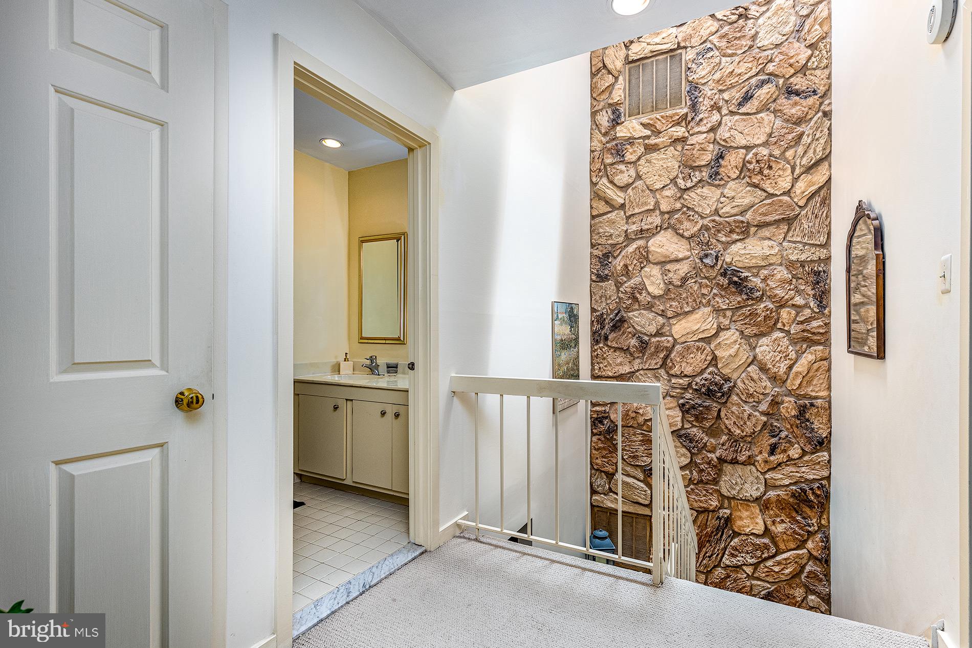 11621 Clubhouse Court Reston, VA 20190 - Photo 21 of 57 LANDING ON UPPER LEVEL