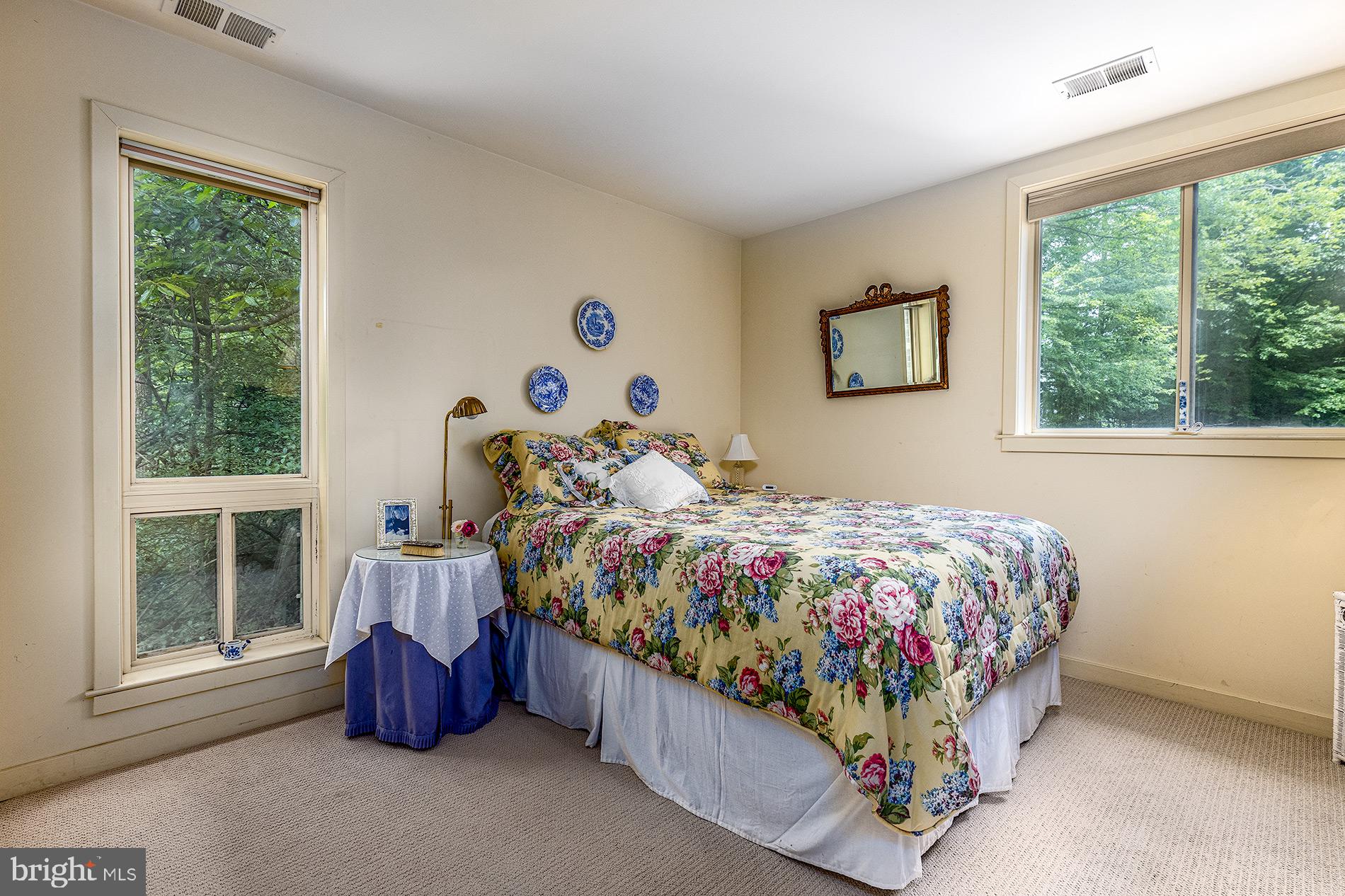 11621 Clubhouse Court Reston, VA 20190 - Photo 22 of 57 GUEST ROOM