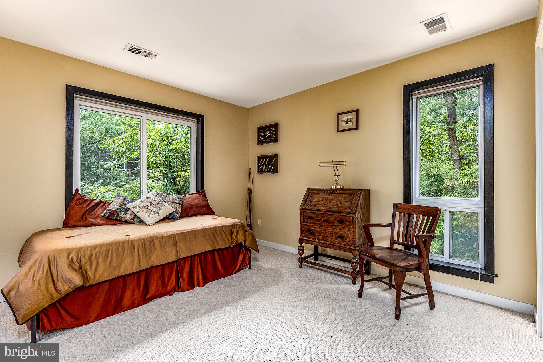 11621 Clubhouse Court Reston, VA 20190 - Photo 23 of 57 GUEST ROOM/OFFICE