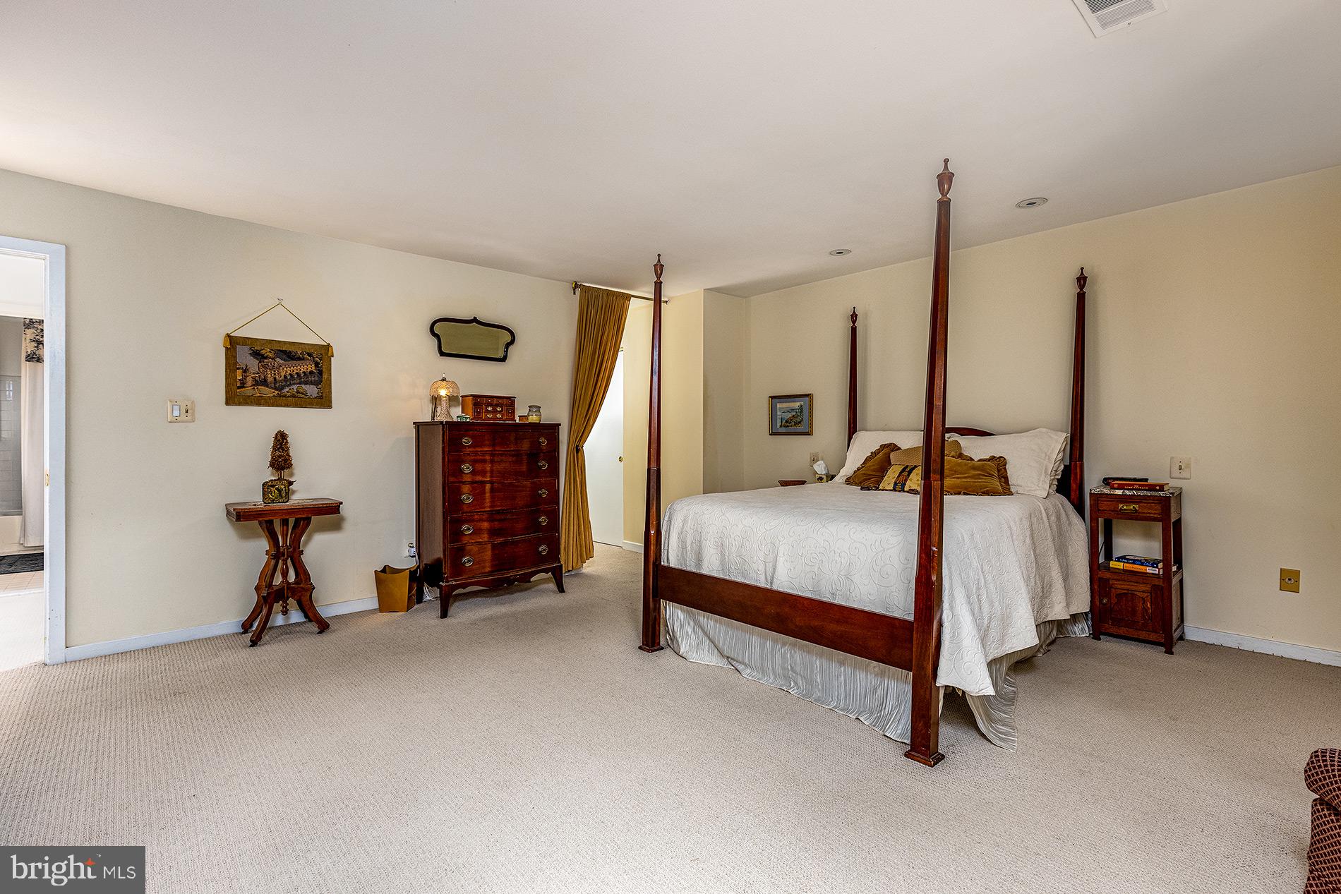 11621 Clubhouse Court Reston, VA 20190 - Photo 26 of 57 TERRIFIC WALL SPACE IN MASTER BR