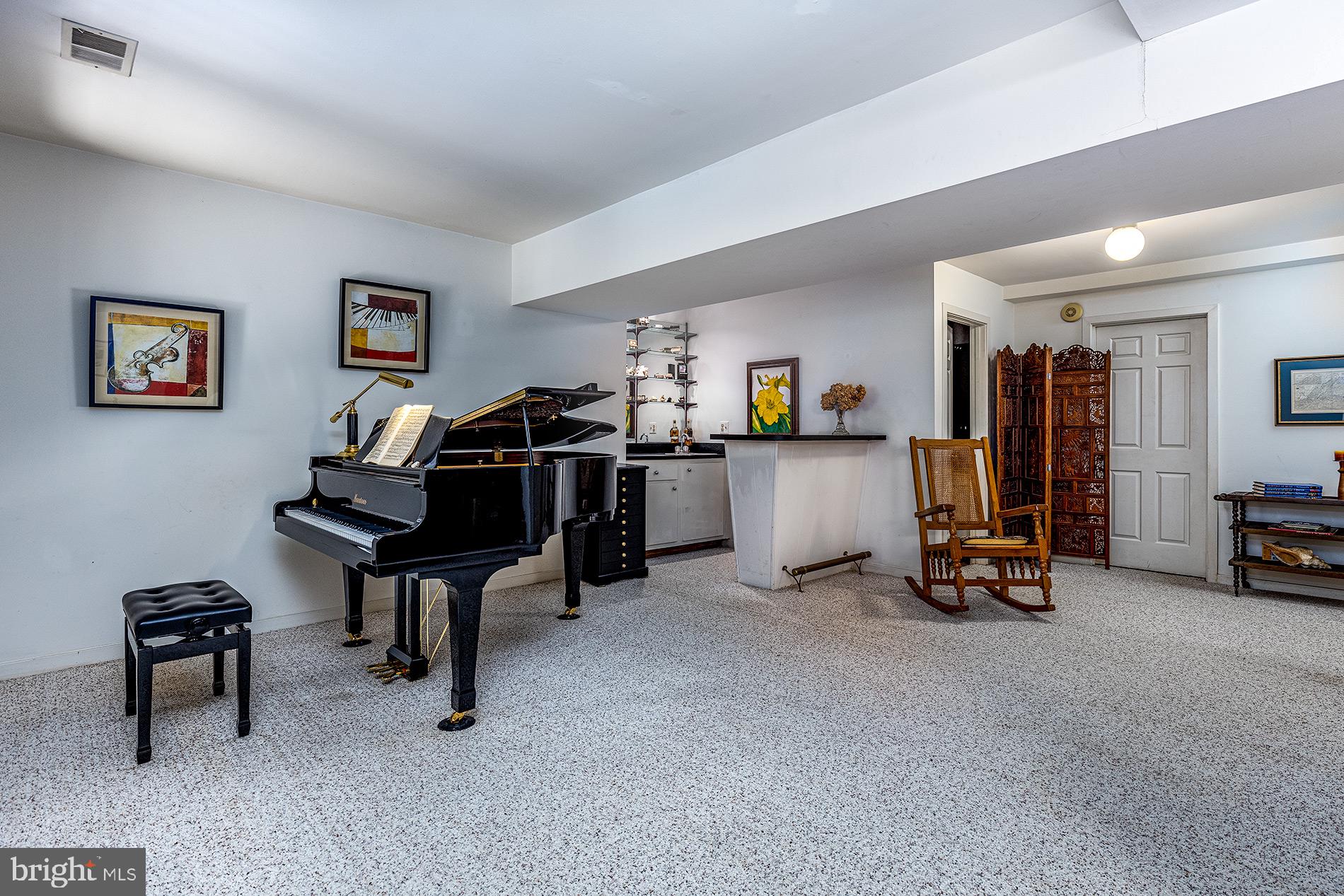 11621 Clubhouse Court Reston, VA 20190 - Photo 31 of 57 LOWER LEVEL REC ROOM