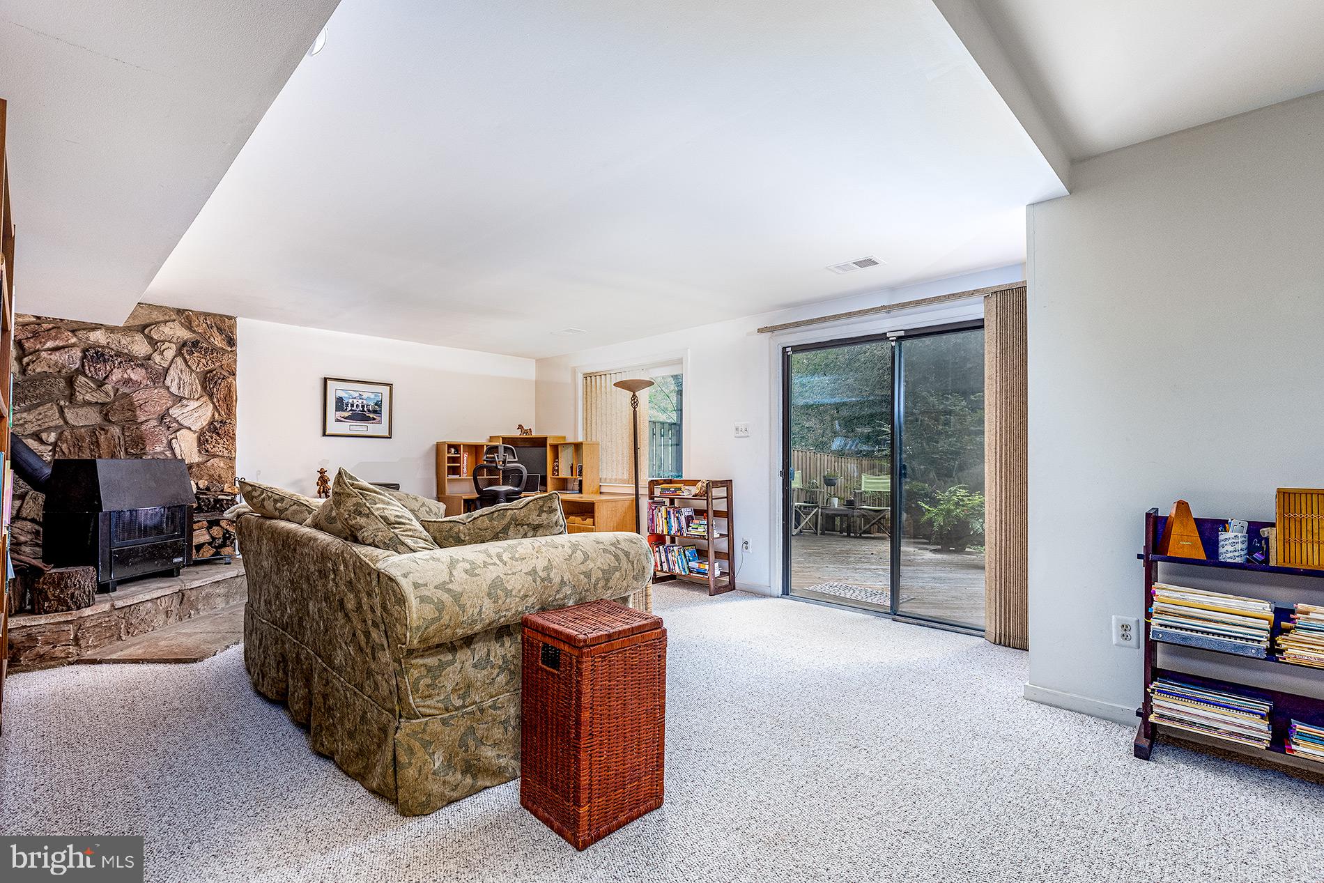 11621 Clubhouse Court Reston, VA 20190 - Photo 33 of 57 AND A WOOD STOVE!