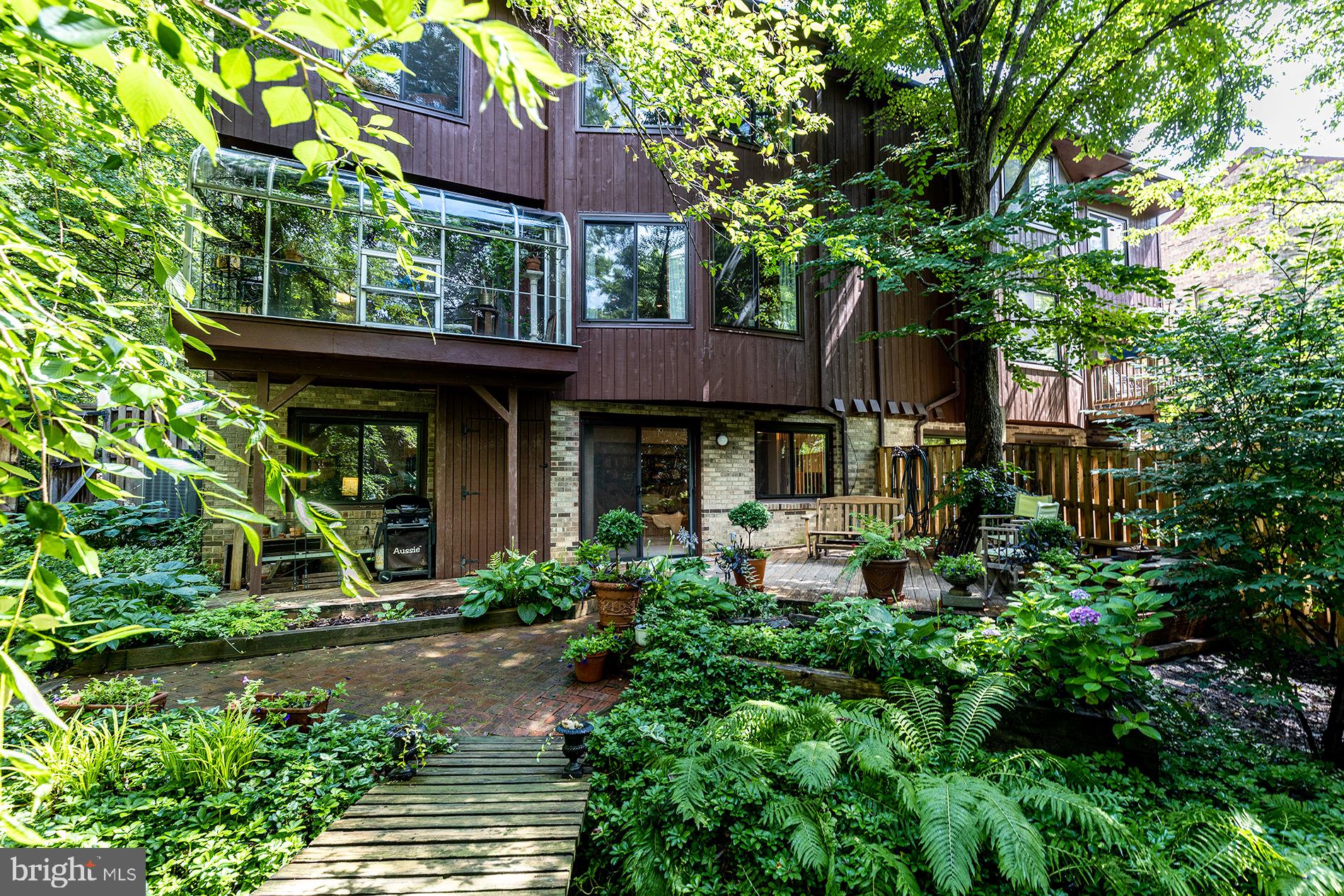 11621 Clubhouse Court Reston, VA 20190 - Photo 41 of 57 WINDOWS GALORE