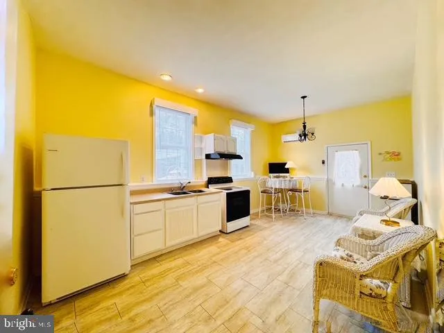 $1,600 | 1440 Hartwood Road, Fredericksburg, VA 22406