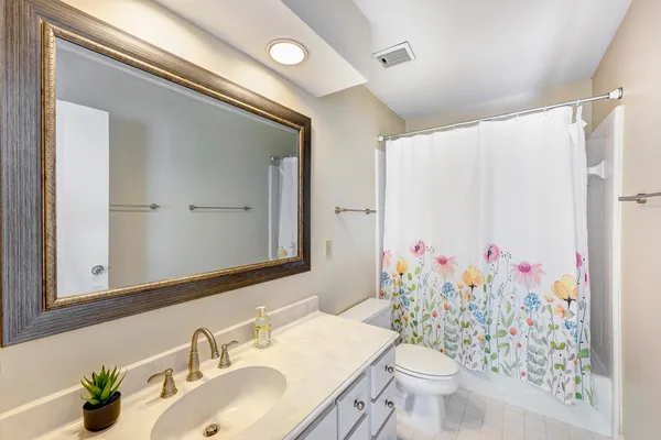 $2,500 | 2601 South Broadway Street, Unit 29, La Porte, TX 77571