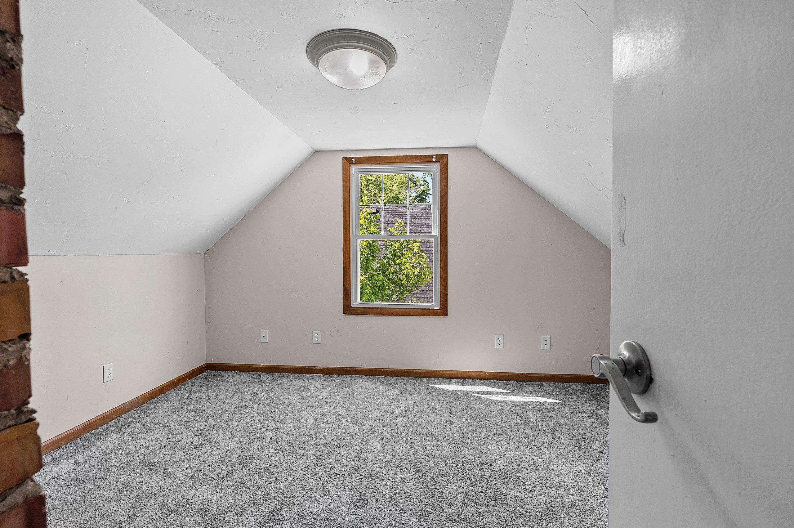 2214 North Division Street Appleton, WI 54911 - Photo 24 of 51