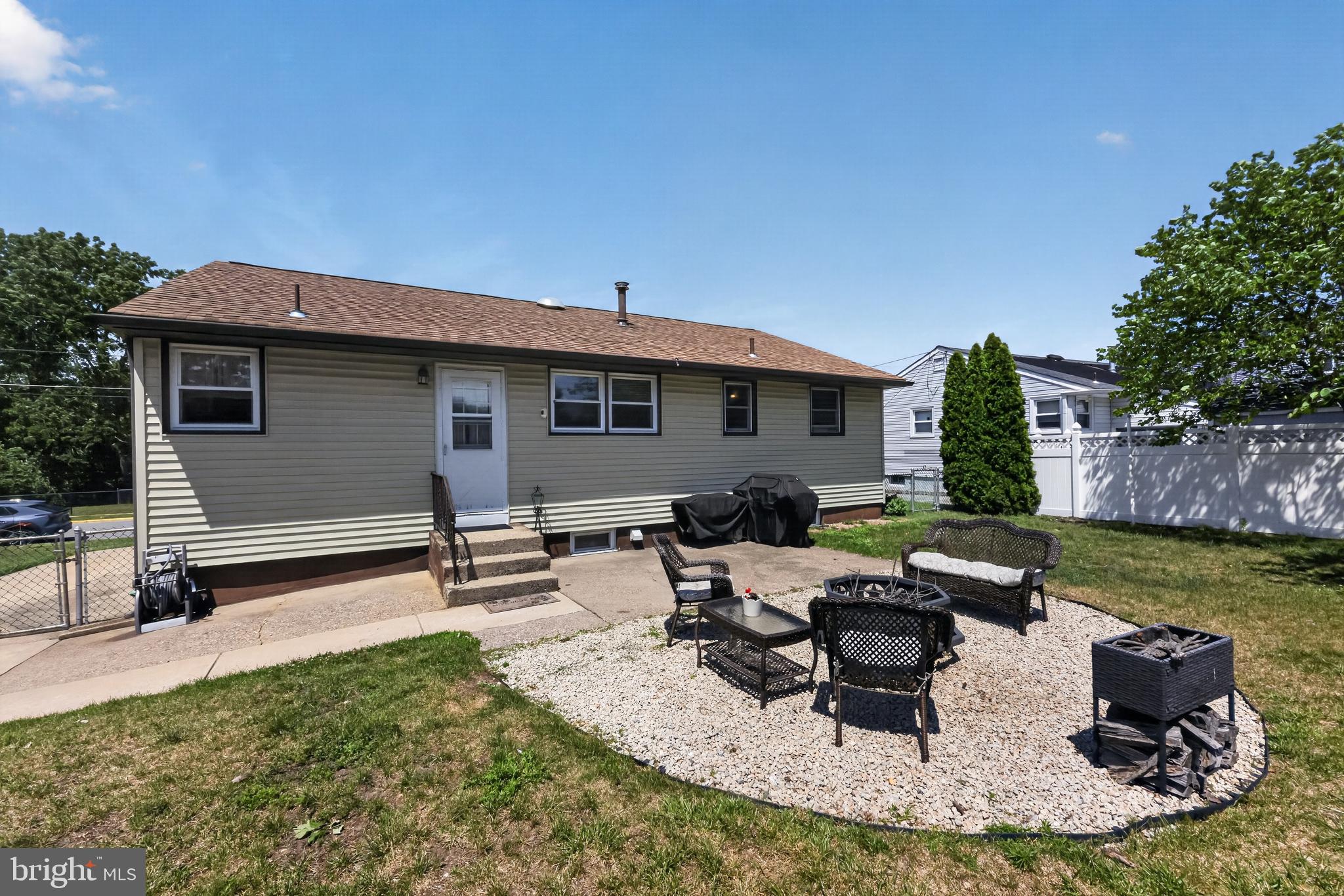 620 West 3rd Avenue Runnemede, NJ 08078 - Photo 4 of 30