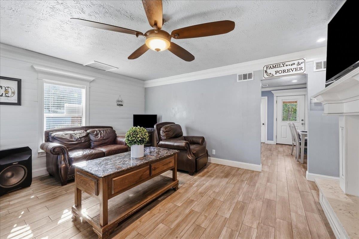 8245 Broussard Road Beaumont, TX 77713 - Photo 3 of 28 Gallery Image 3